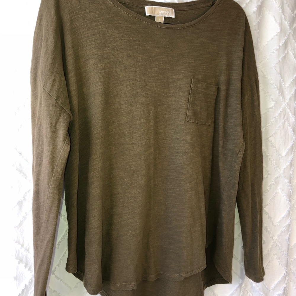 4/$25 ~ 
MICHEAL KORS LONG SLEEVE TEE WITH POCKET